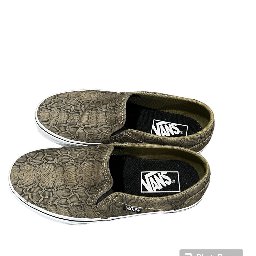 Cute van slip on’s